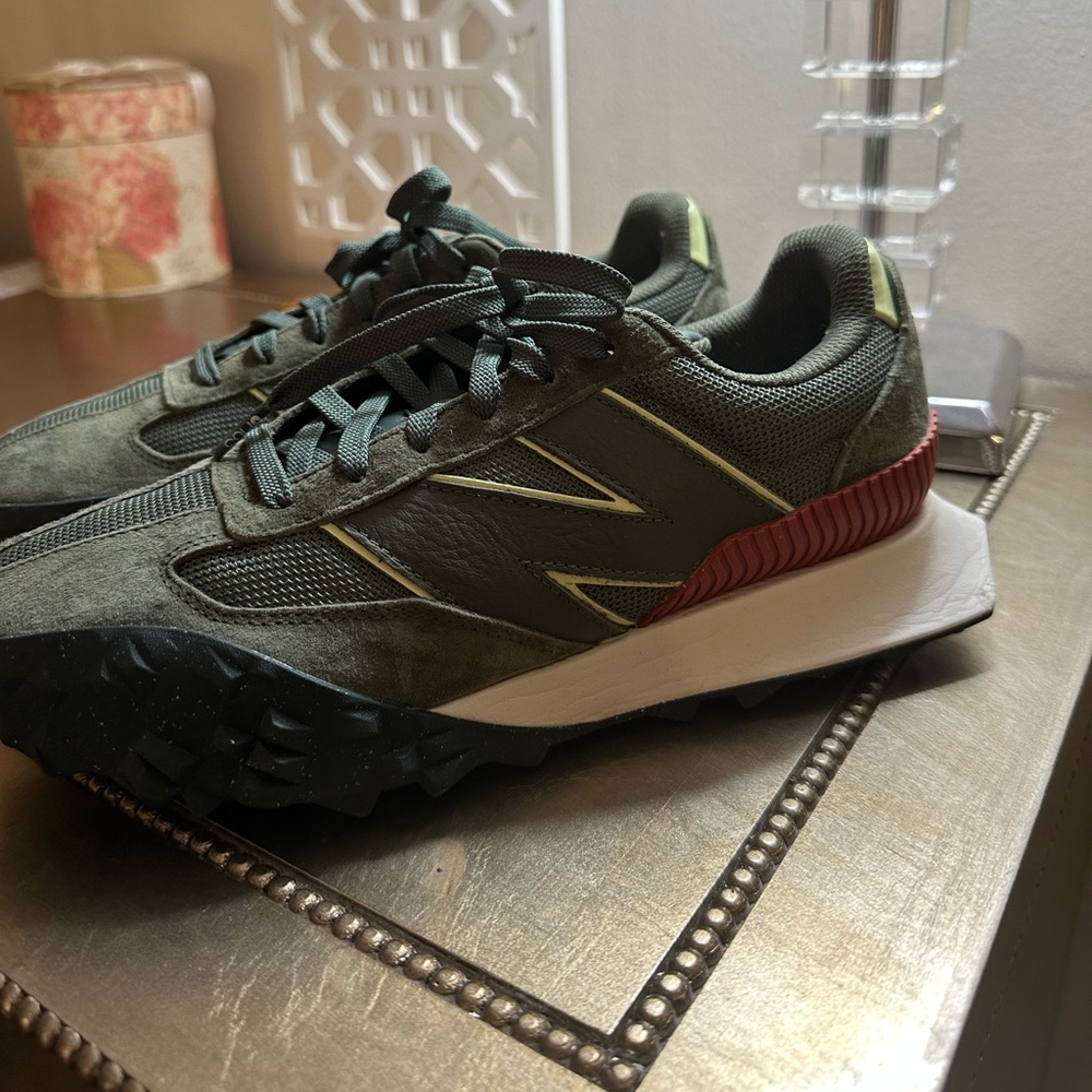 NEW BALANCE FIGS GREEN ATHLETIC SHOE - Picture 2 of 6
